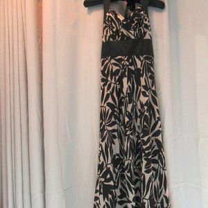 Donna Ricco Black & White Floor Length Halter Dress Size 4